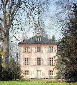 Rosa Huis Hombroich